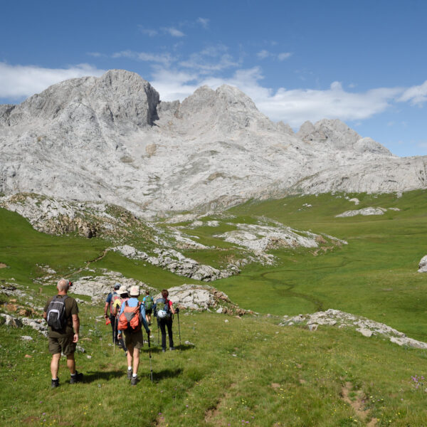 2.trekking-picos-de-europa-macizo-central-con-three-mountains