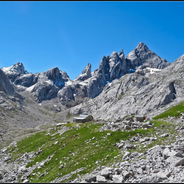 4.trekking-picos-de-europa-macizo-central-con-three-mountains